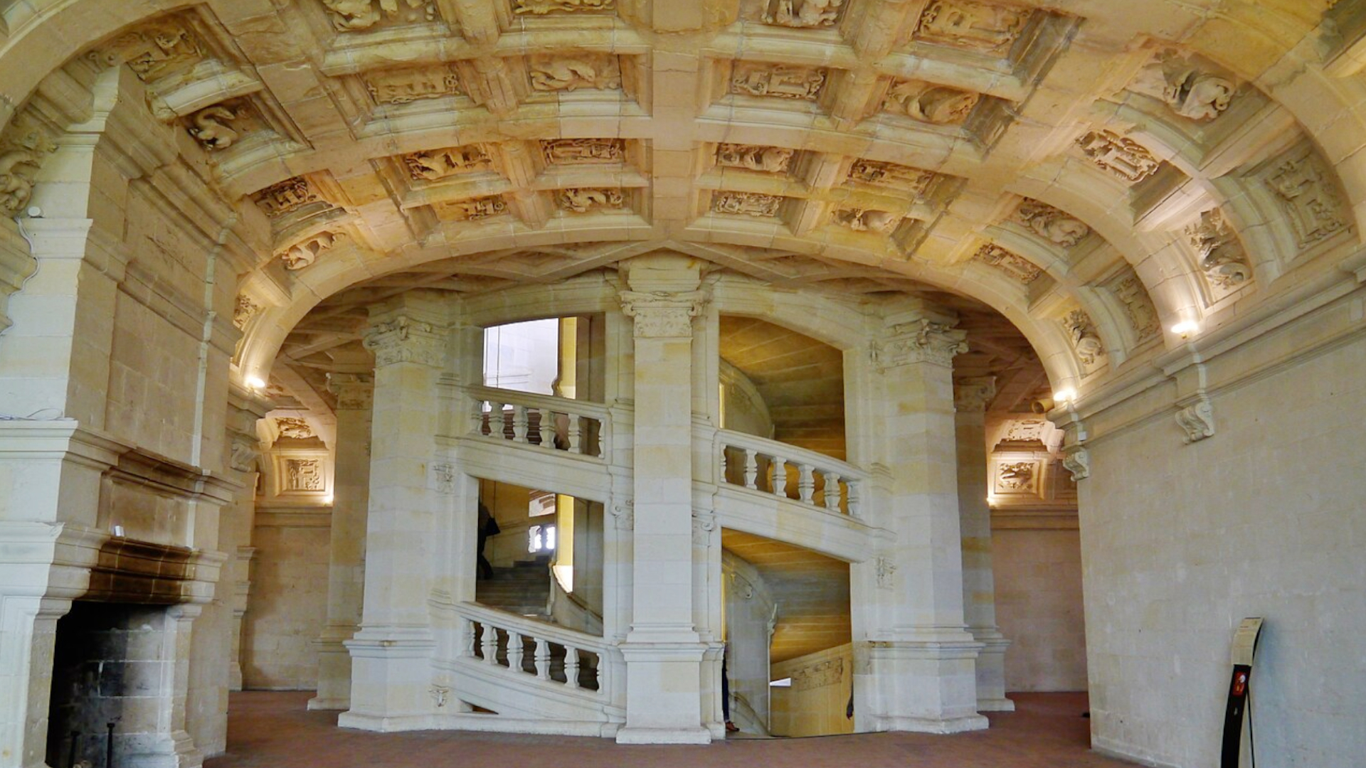 Valle della Loira: Castello di Chambord - La scala a doppia elica.